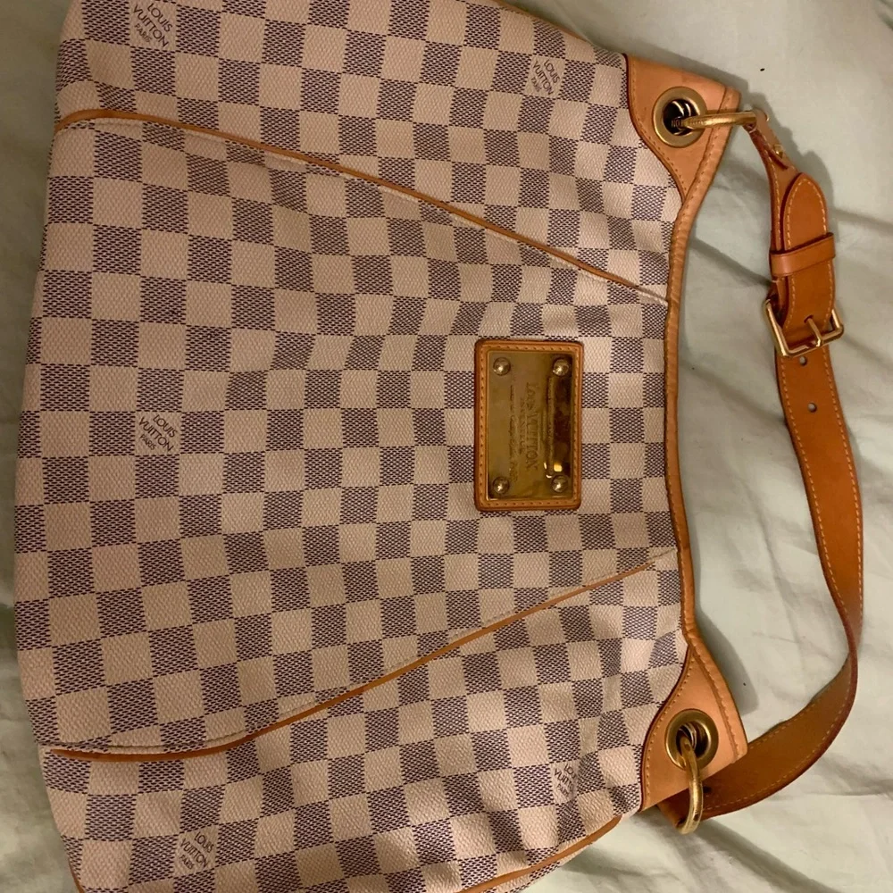 Authentic, like new, great condition Luise Vuitton hobo, cream checkers …